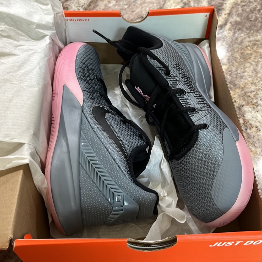 Never worn women’s size 10.5 Kyrie Flytrap II Nike shoes.